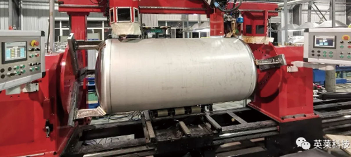 英萊激光視覺焊縫跟蹤系統(tǒng)，助力罐體智能化焊接！